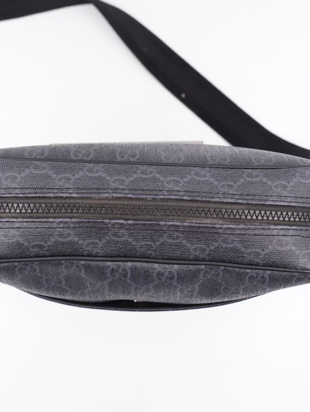 CJ64 💗 GUCCI GG Supreme Monogram Messenger Bag - Picture 3 of 12
